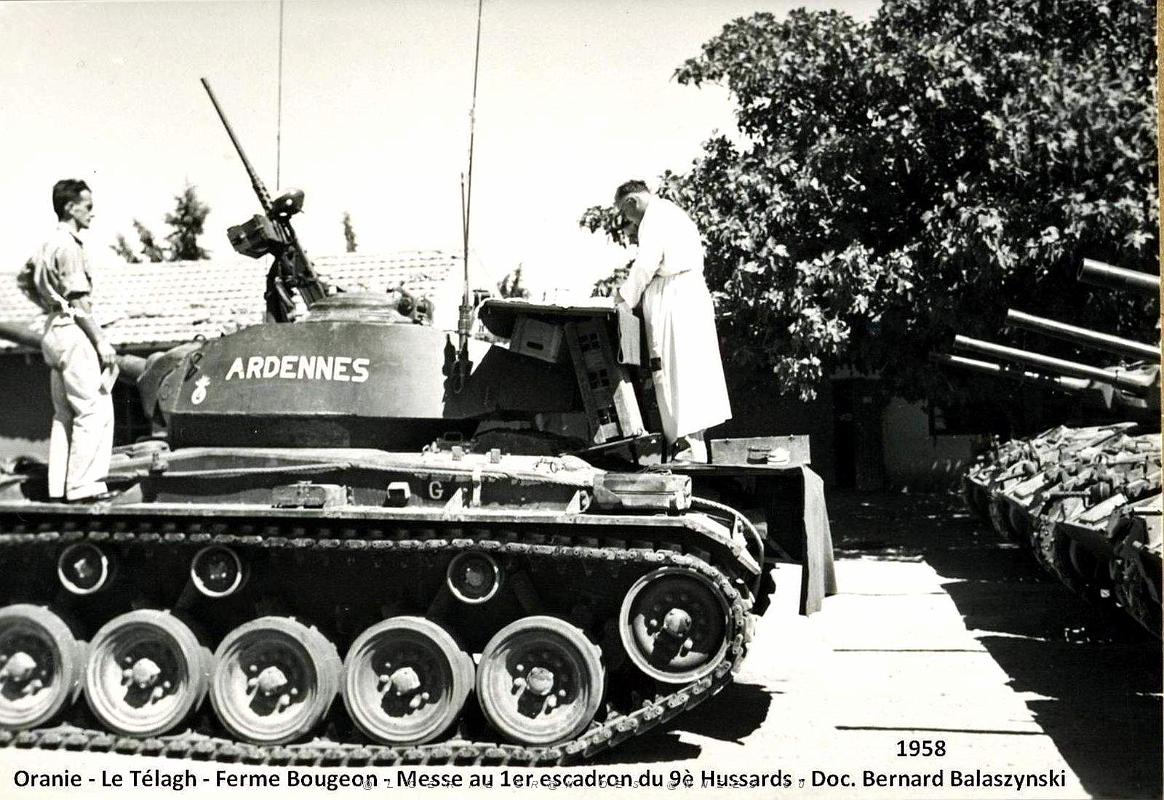 1973- Le Telagh - Ferme Bougeon - Messe 9e Hussards - 1958.jpg